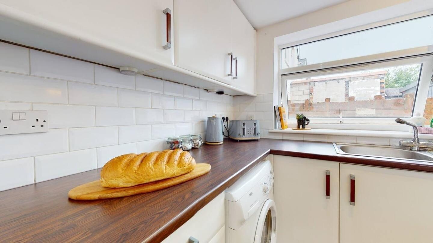 Cosy Cardiff Apartment And Patio Ngoại thất bức ảnh