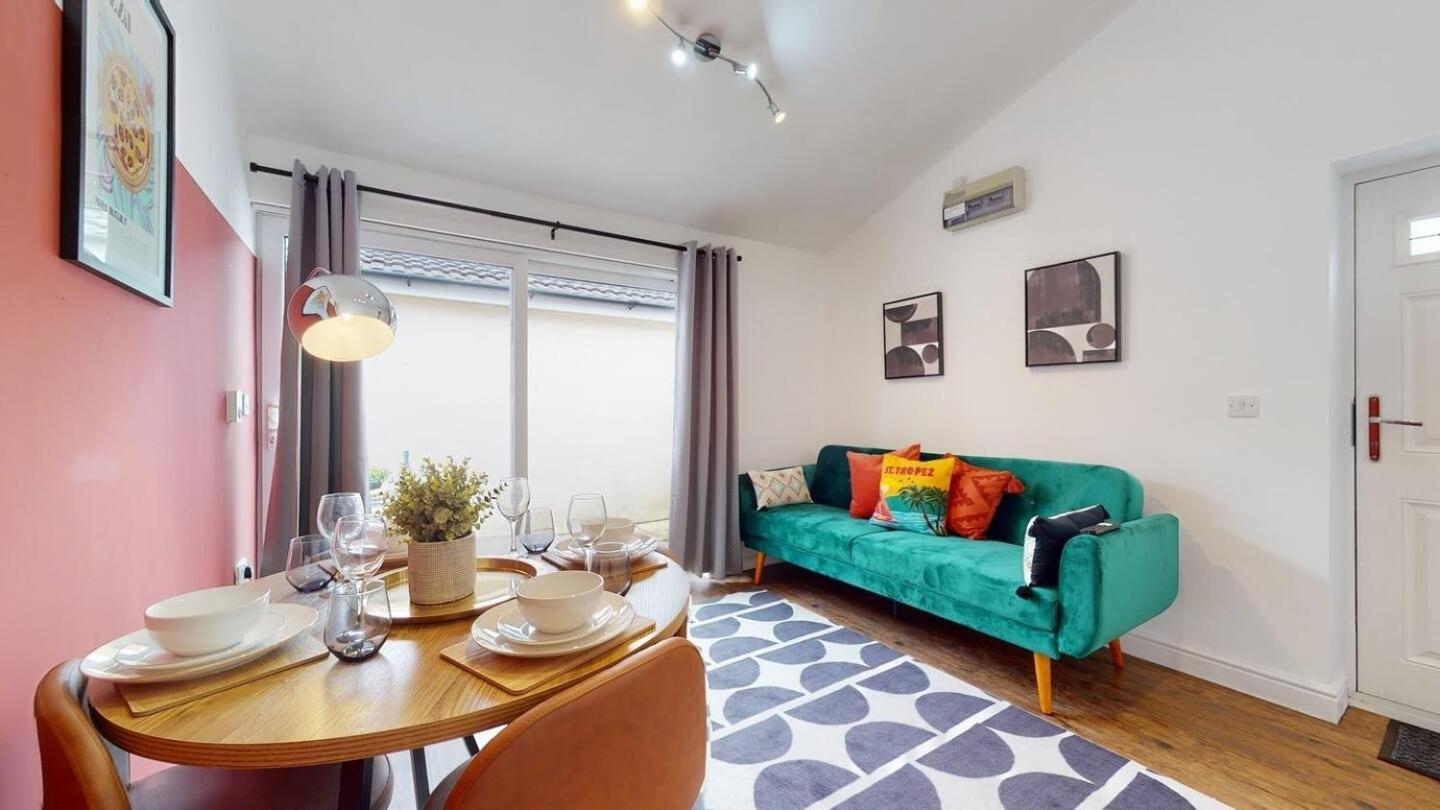 Cosy Cardiff Apartment And Patio Ngoại thất bức ảnh